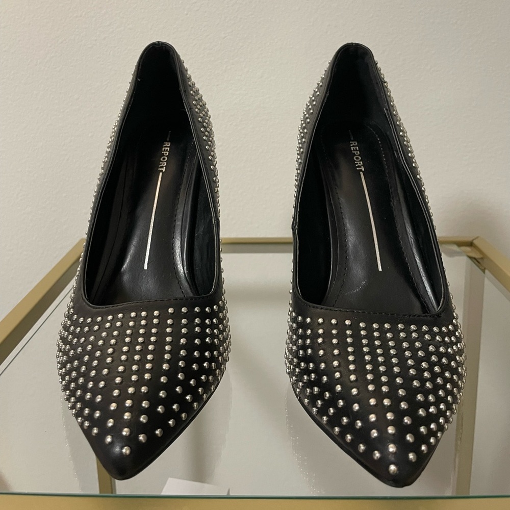 Pretty Black leather shoes! Like new !!